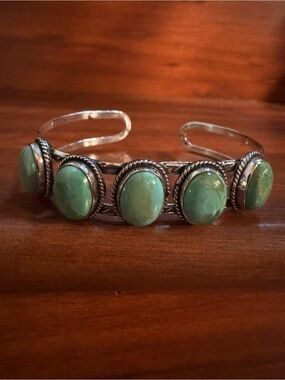 Sterling Silver Green Turquoise Oval Stone Cuff Bracelet